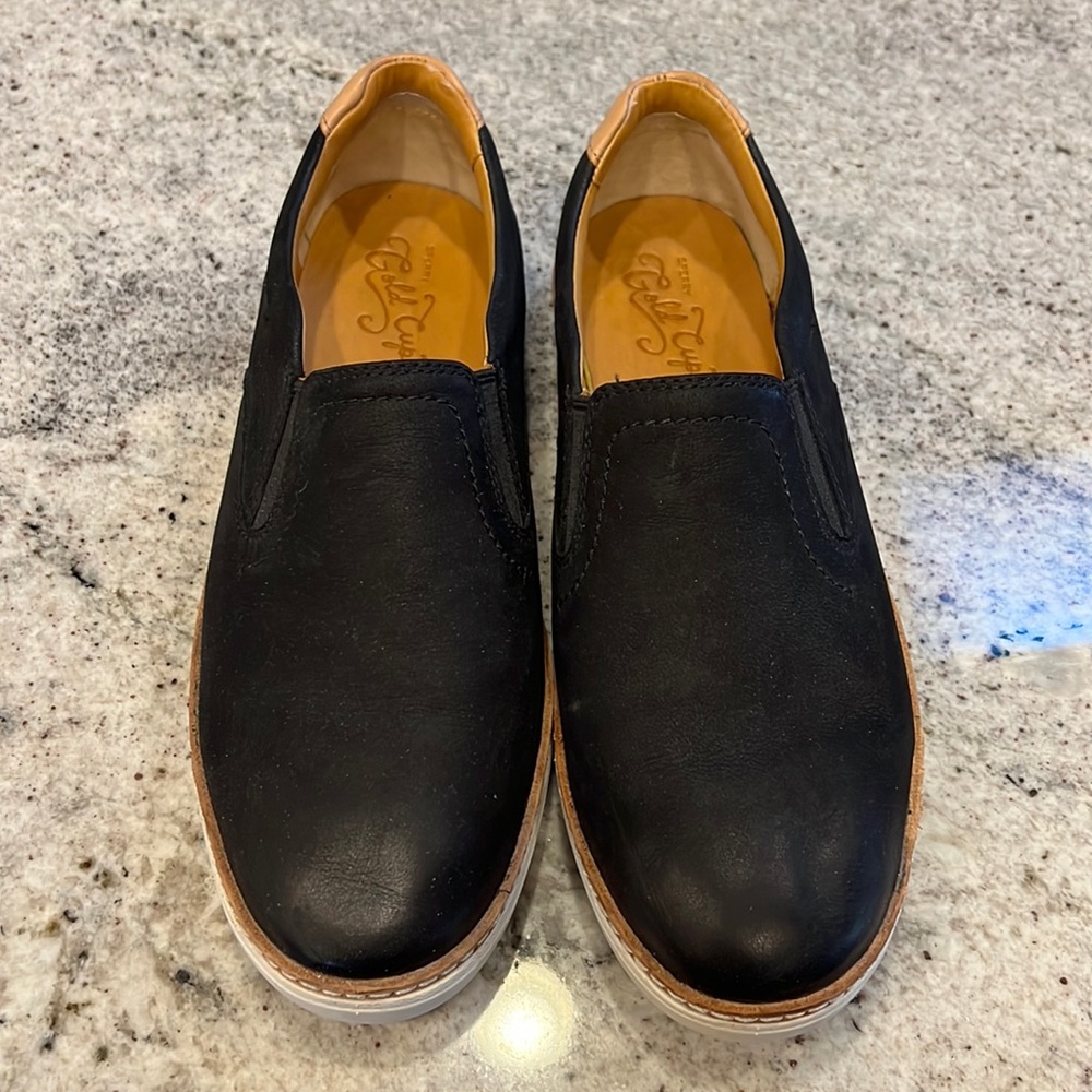 Sperry slip on loafers. black. New 7.5m